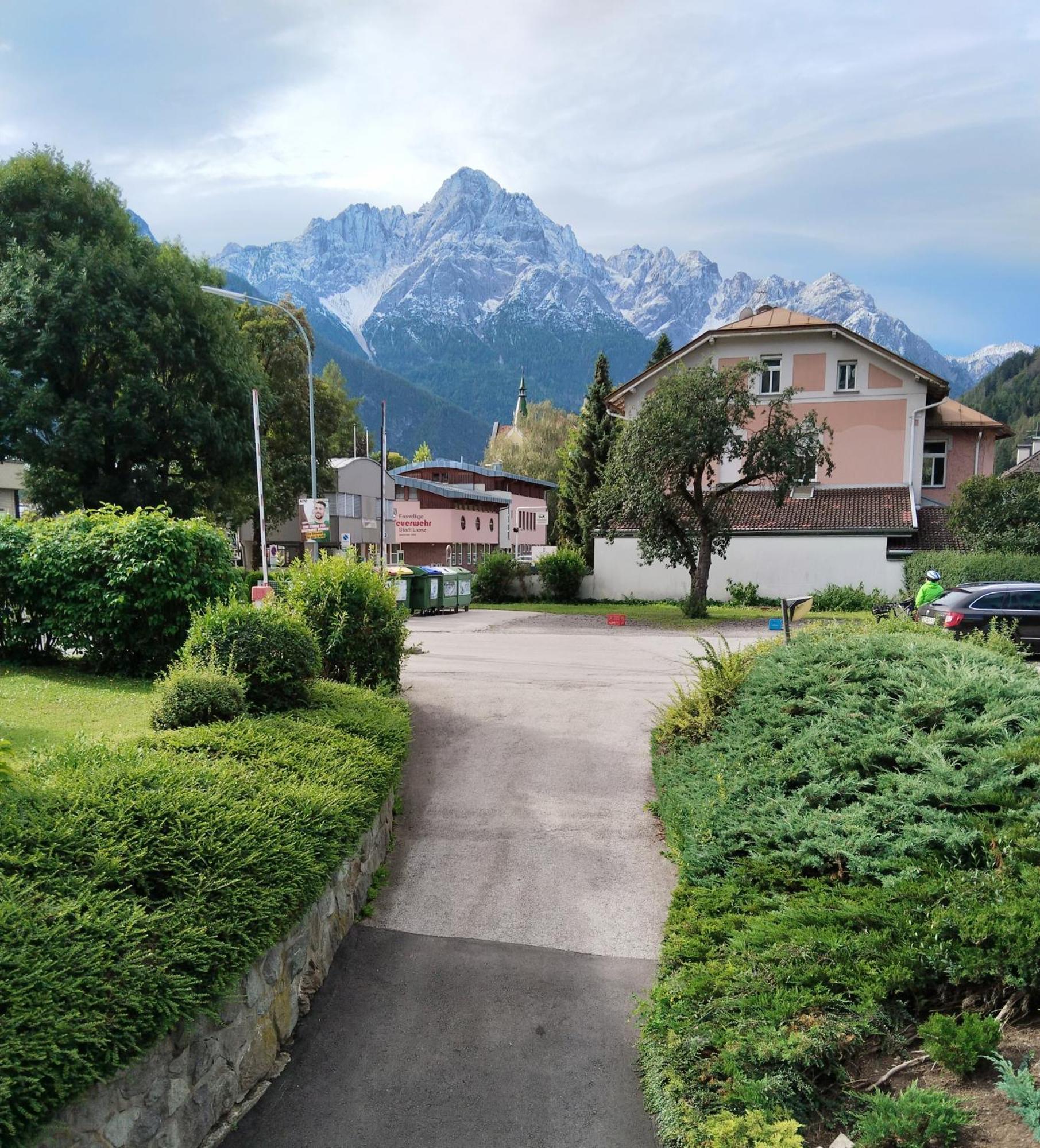 Dolomitenhotel Lienz Exterior photo